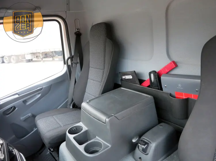 Mercedes Atego 818 L, изотермический фургон 7.3 м, 2012 г, гидроборт - фото 17