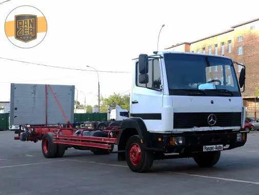 Мерседес 814, шасси 7.5 метров, пятитонник, гидролифт - фото