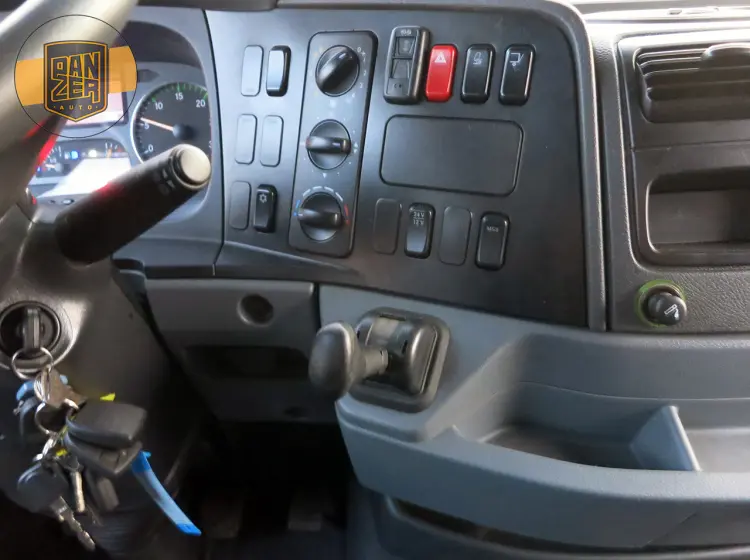 Mercedes Atego 822 L, 12/2013г, пятитонник, штора 40 м3 с гидролифтом, 2 спальника - фото 16