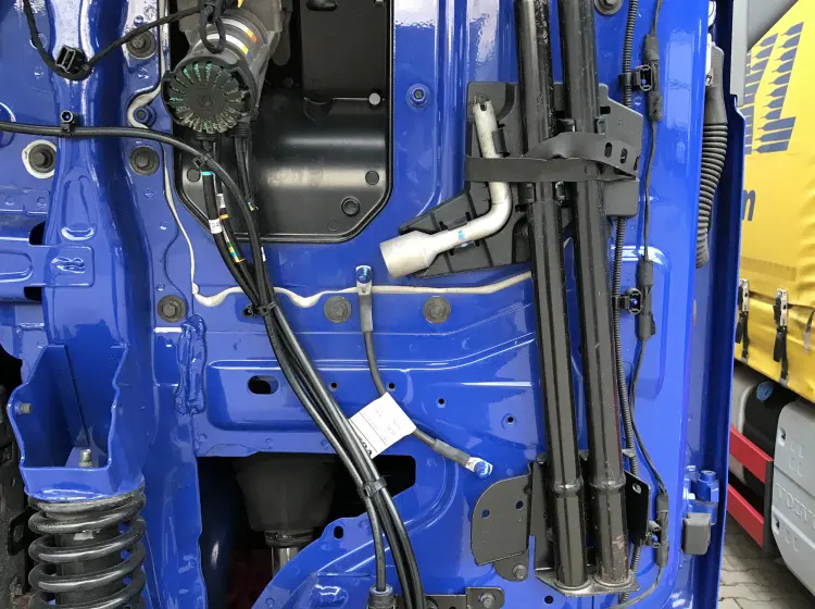 Пятнадцатитонник Volvo FH 460, 6х2, 2016 год, штора 55 кубов, 19 европалет, без пробега по РФ - фото 35