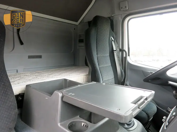 Mercedes Atego 1224L, 02/2013г, штора 50 м3, гидролифт, 2 спальника - фото 16