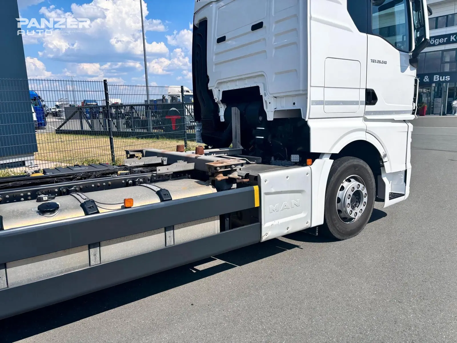 Грузовик MAN TGX 26.510, 2023 год, 15 тонник, 6x2, BDF контейнеровоз - фото 4