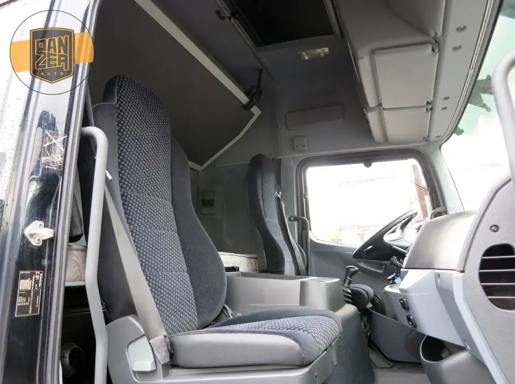 Mercedes Atego 822 L, 12/2013г, пятитонник, штора 40 м3 с гидролифтом, 2 спальника - фото 13