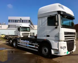 Грузовой контейнеровоз DAF XF 105.460, 2013 год | photo 0