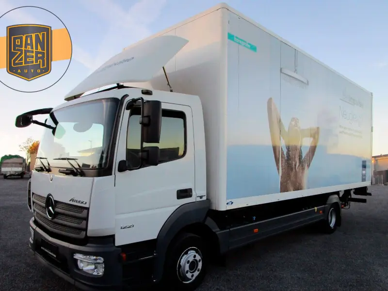 Грузовой фургон Mercedes Atego 1221, 2015 год | photo 0