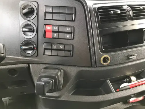 Mercedes Atego 1224 L, 2015 год, шторная надстройка 48 м3, гидролифт, высокая кабина - фото 4