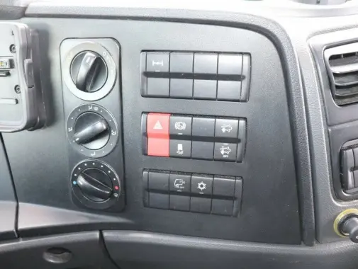 Mercedes Atego 818 L, 2015 год, штора 38 м3, гидроборт, верх сдвижной, без пробега по РФ - фото 5