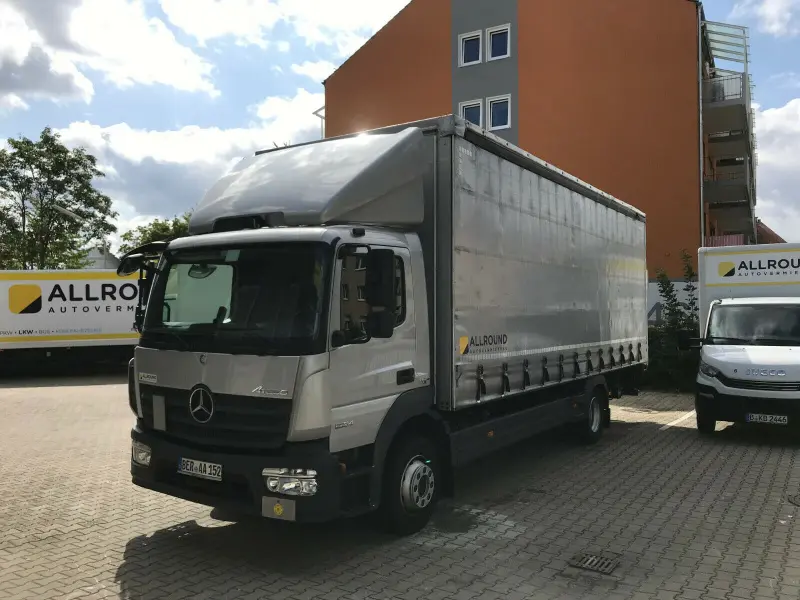Грузовик тентованный Mercedes Atego 1224, 2014 год | photo 1