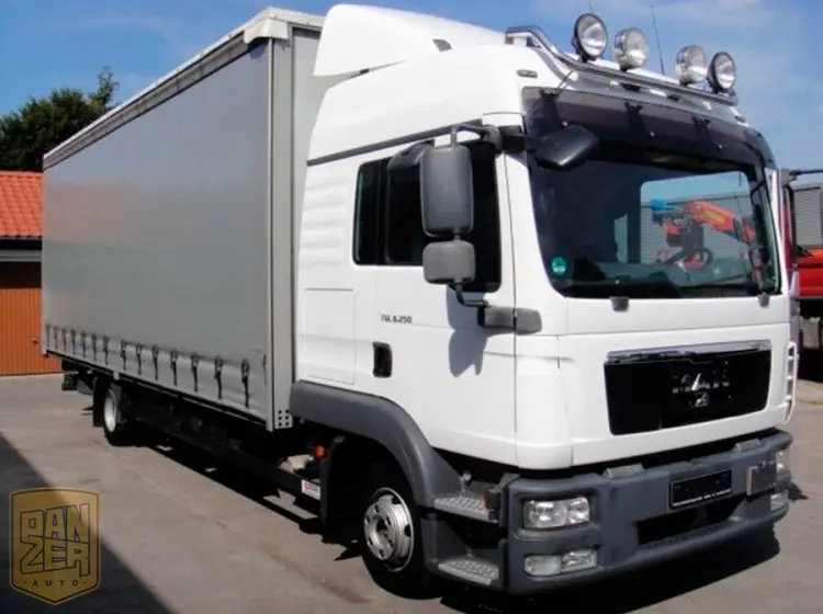 MAN TGL 8.250 BL, 2012г, штора 46м3, г/п 5 тонн, 2 спальника - фото 5