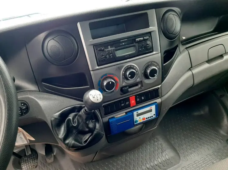 Рефрижератор Iveco Daily 35C13, спарка, автомат, 13 кубов, гидроборт, полная масса 3500 кг, без пробега по РФ - фото 5