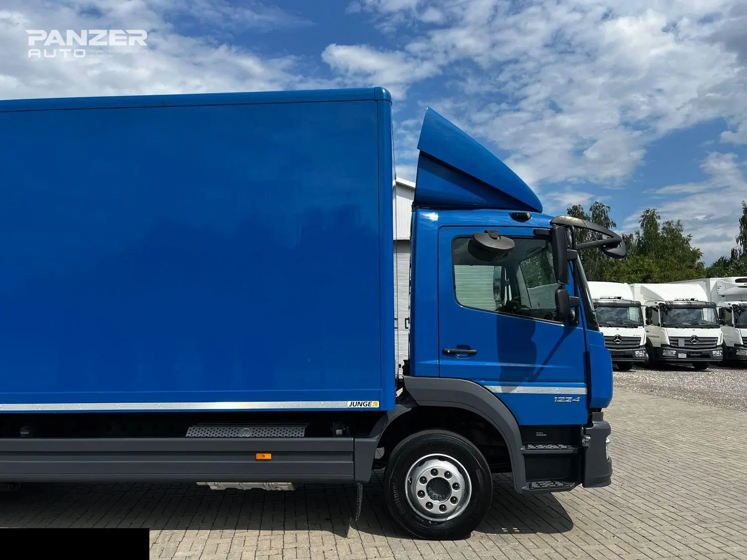 Грузовик Mercedes Atego 1224, 2020 год, фургон промтоварный м3 с гидробортом - фото 6