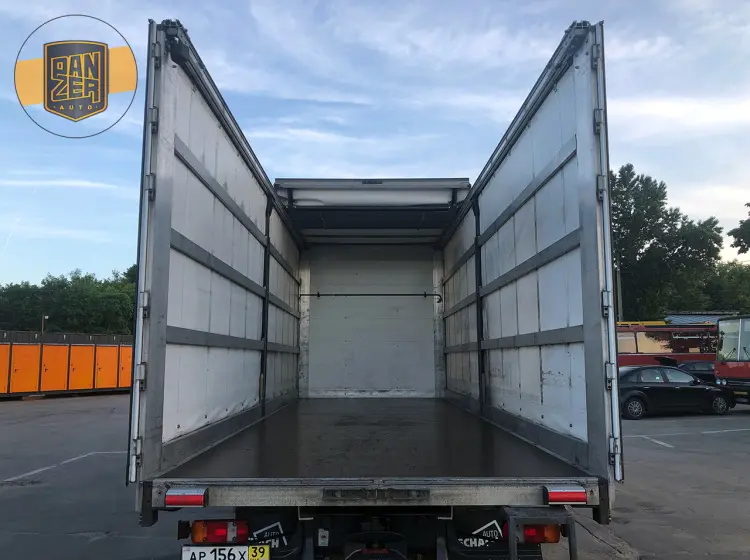 Mercedes Atego 1229L, 2013г, штора 48 кубов, ворота - фото 2