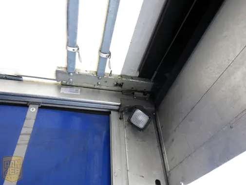 Грузовой автомобиль Мерседес Атего 1222, 50 м3 штора, 2 спальника, 2011 г - фото 12