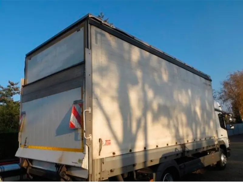 Грузовик тентованный Mercedes Atego 1218, 2011 год | photo 1