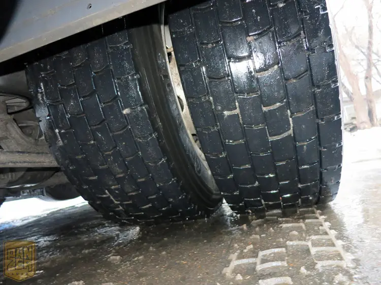 MAN TGX 26.440, тент-штора 52м3, 6х2, 16 тонн, 2011г, высокая кабина - фото 5