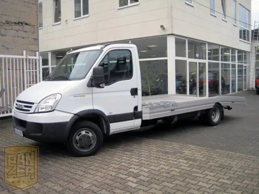 Эвакуатор Iveco Daily 50 CNG, 7 тыс.км, 2011 г, на природном газе, 3-х местка, пневмоподвеска - фото