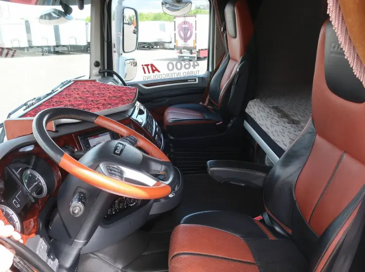 Тягач DAF XF 106 460, 6х2, кабина Супер Спейс, подъемная ось, без пробега по РФ - фото-детальных 3