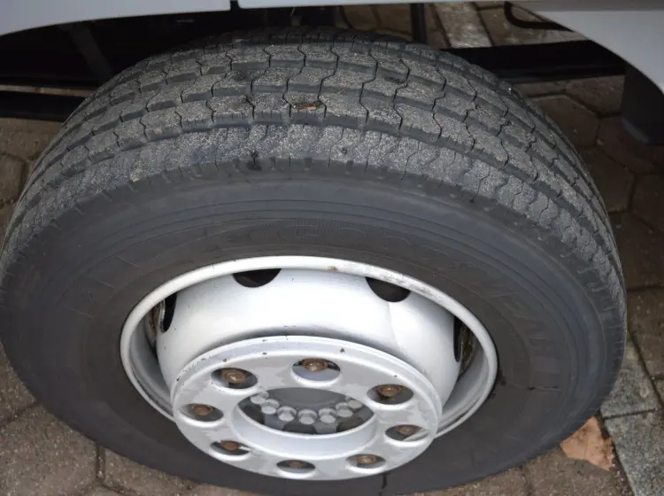Mercedes Atego 1224 L, 2011г, тент шторки 50м3, гидролифт, кабина Мегаспейс - фото 5
