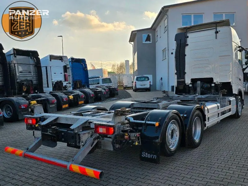 Грузовой контейнеровоз Volvo FH 500, 2021 год | photo 1