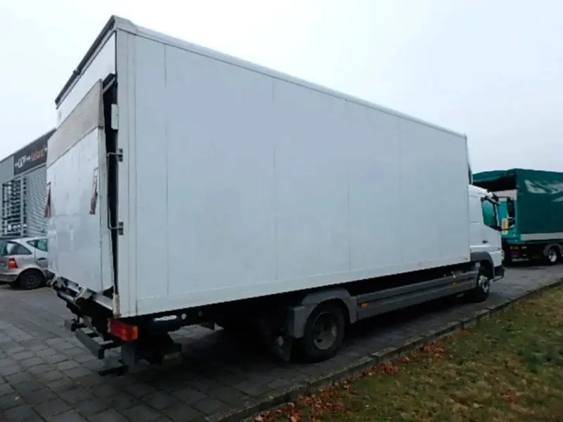 Грузовой фургон Mercedes Atego 818, 2010 год | photo 1