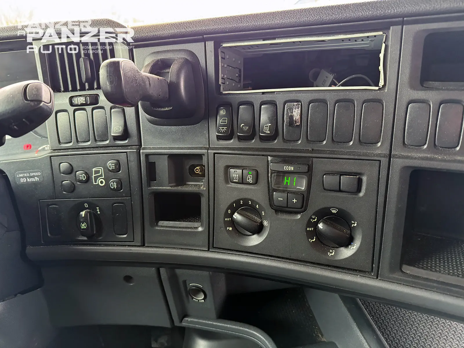 Машинокомплект тягача Scania R420, 2012 год, кабина Highline - фото-детальных 30
