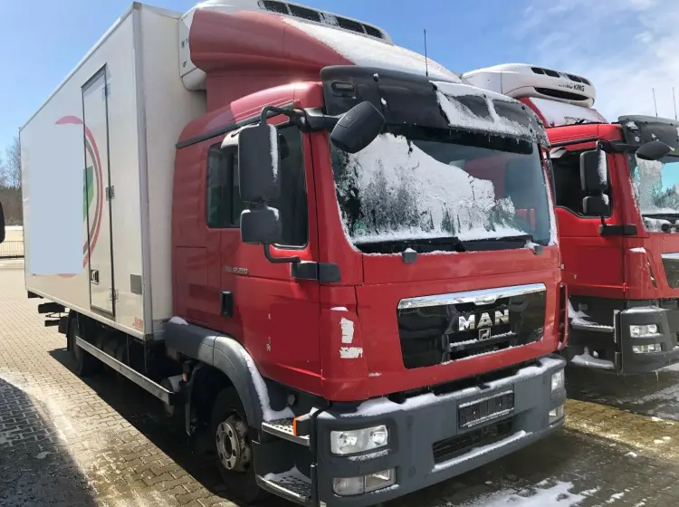 MAN TGL 12.220 BL, рефрижератор 36 м3, спальная кабина, без пробега по РФ - фото 3