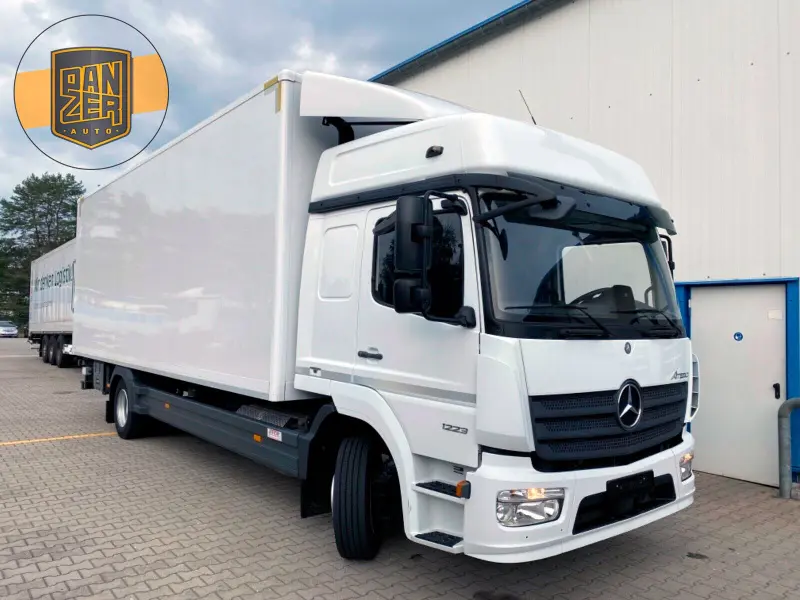 Грузовой фургон Mercedes Atego 1223, 2016 год | photo 0