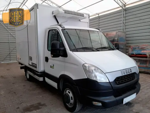 Рефрижератор Iveco Daily 35C13, спарка, автомат, 13 кубов, гидроборт, полная масса 3500 кг, без пробега по РФ - фото