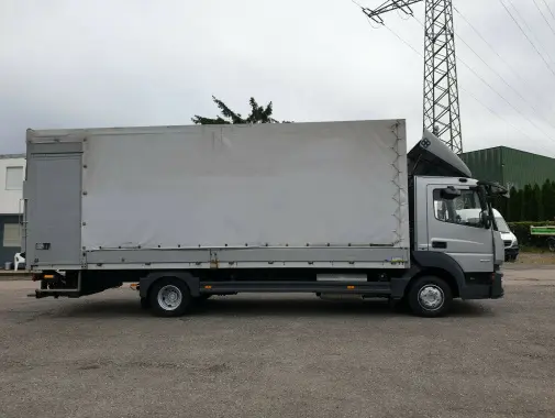 Mercedes Atego 823 L, 2015 год, борт-тент 45 м3 с боковой дверью, гидроборт, без пробега по РФ - фото