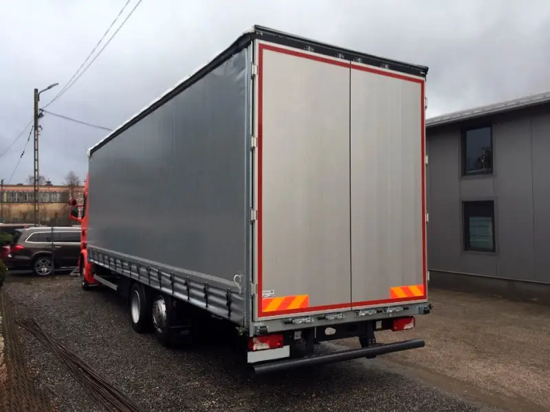 Грузовик тентованный Scania R 410, 2015 год | photo 1