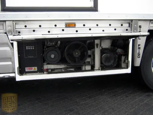 Volvo FL 240, рефрижератор 30м3, ворота, двери по бокам, 2012г, дизель-электрическая установка Brighi M-201 - фото 5