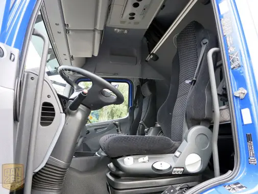 Mercedes Atego 1224, 2014г, штора 52 м3, гидролифт - фото 3