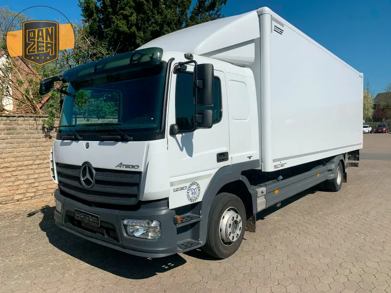 Грузовой фургон Mercedes Atego 1230, 2015 год | photo 0