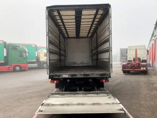 Mercedes Actros 2545 L, 2012 г, 6x2 штора 50 м3, гидроборт - фото 2