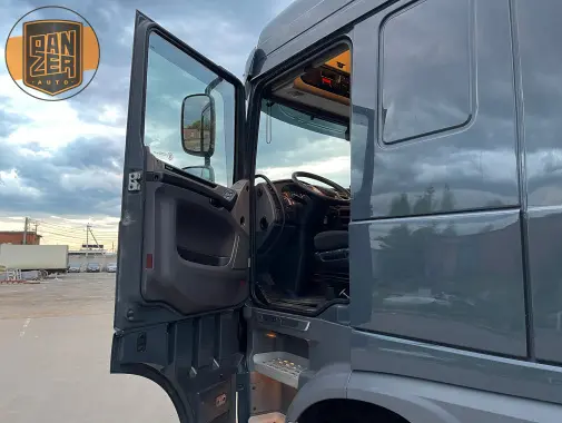 DAF XF530 6x4 тягач-тяжеловоз, сцепной вес 80 тонн - фото-детальных 42