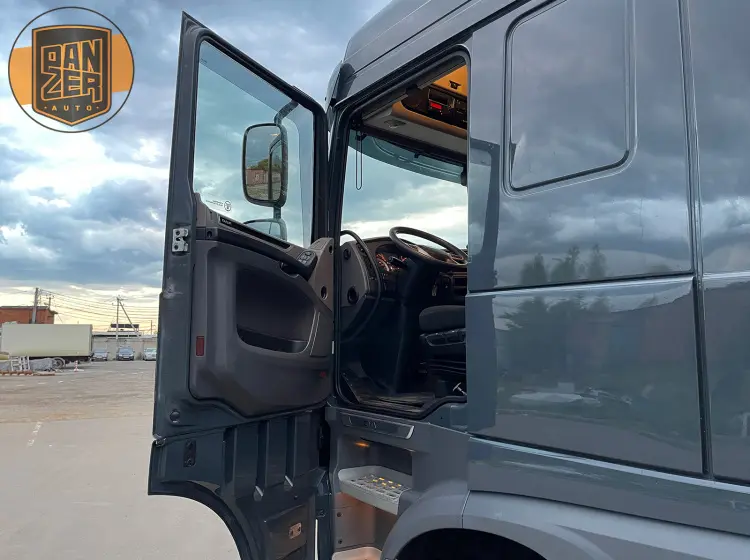 DAF XF530 6x4 тягач-тяжеловоз, сцепной вес 80 тонн - фото-детальных 42