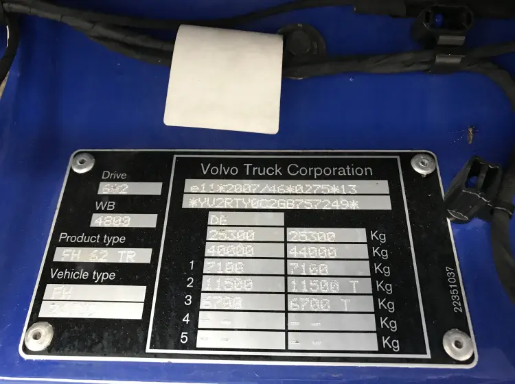 Пятнадцатитонник Volvo FH 460, 6х2, 2016 год, штора 55 кубов, 19 европалет, без пробега по РФ - фото 37
