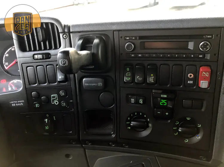 Scania P400, тягач для перевозки опасных грузов, 2015г, МКПП - фото-детальных 15