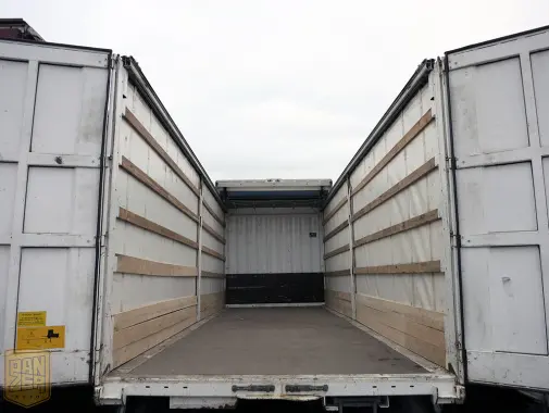 Продажа грузовика Mercedes Actros 2544, 2011 г, штора 48 м3 - фото 2