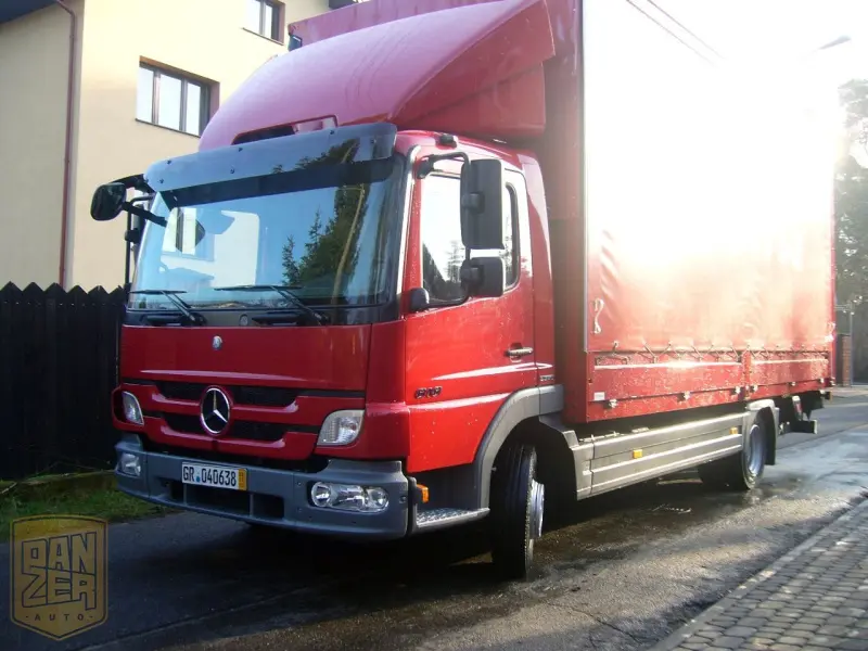 Грузовик тентованный Mercedes Atego 818, 2013 год | photo 0
