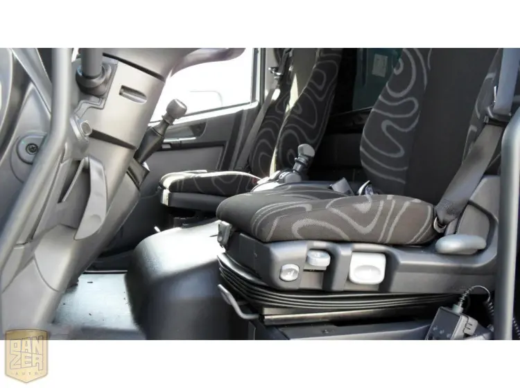 Новый Iveco Eurocargo ML 75E18 P, штора-борт 46м3, 2 спальника, фаркоп - фото 2