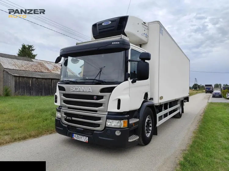 Грузовик Scania Actros, 2018 год, 10 тонник, 4х4, фургон изотерм 72 куб - фото