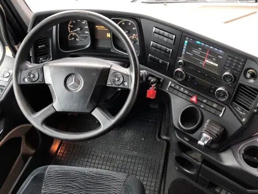 Mercedes Actros 2545 L, 2012 г, 6x2 штора 50 м3, гидроборт - фото 4