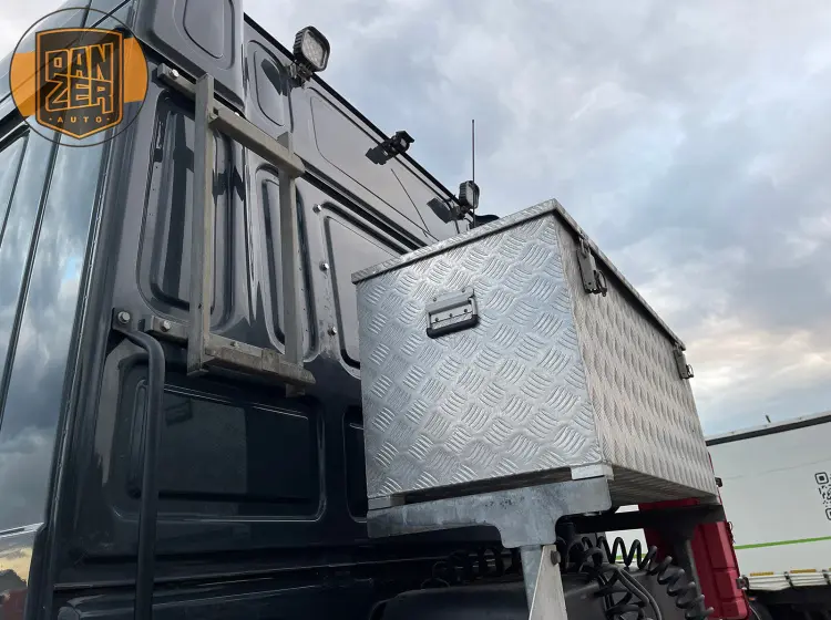 DAF XF530 6x4 тягач-тяжеловоз, сцепной вес 80 тонн - фото-детальных 20
