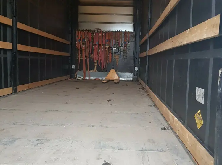 Mercedes-Benz Actros 2545 штора 60 кубов, 2014 г, 2 спальных места, без пробега по РФ - фото 2